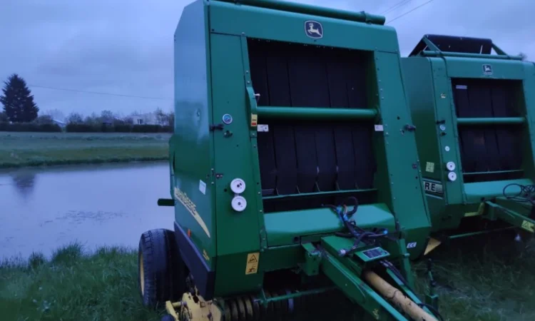 Пресс подборщик рулонный John Deere 592 - фото № 4