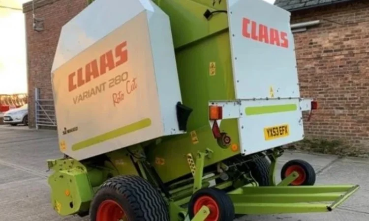 Рулонный пресс подборщик Claas Variant 280 - фото № 1