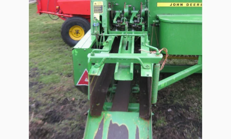 Прес-підбирач John Deere 332 б/у - фото № 2