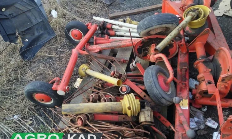 Грабли-ворошилки роторные KUHN GF 4201 MH - фото № 4