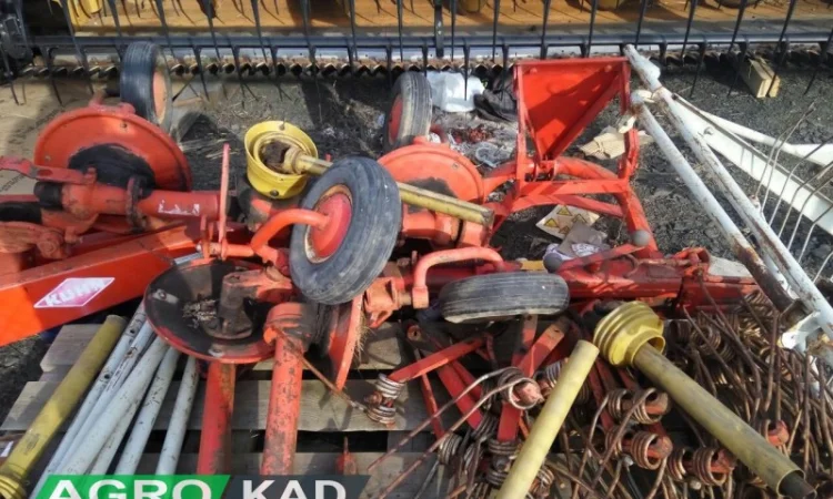 Грабли-ворошилки роторные KUHN GF 4201 MH - фото № 5