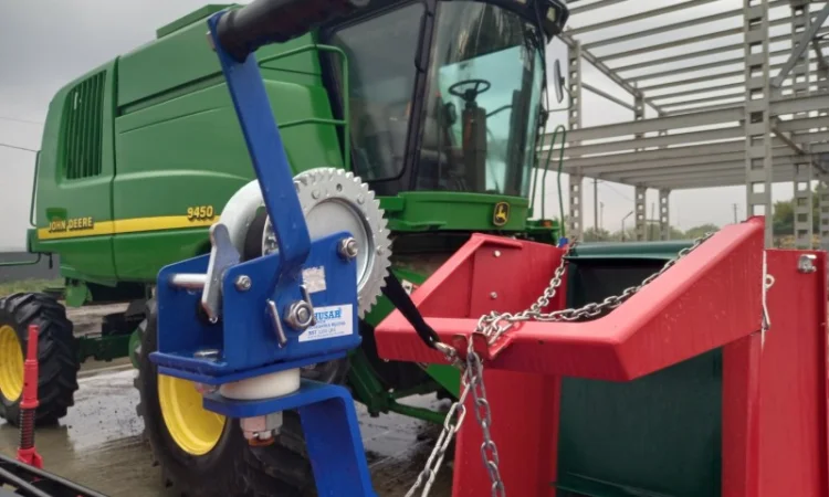 Подрібнювач гілок PG-160T-КR навісний на трактор з поворотною транспортувальною стрічкою - фото № 7