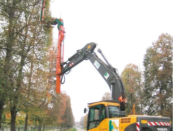 Навесная дисковая пила Coupeco P180.G90.1900 (Франция) - фото № 1