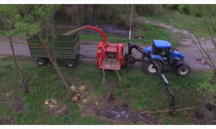 Подрібнювач деревини Biber 80 з маніпулятором. Високопродуктивний щепоріз - фото № 3