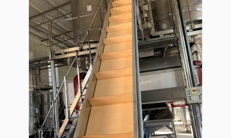 Конвеєр з гофробортом для харчових і хімічних продуктів, нержавіюча сталь - фото № 1