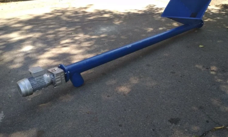 Шнек, погрузчики, шнекові конвеєри, шнековий дозатор, комбайни, змішувачі - фото № 1