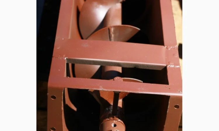 Шнековый (винтовой) погрузчик в лотке (желобе). Производство. Доставка - фото № 2