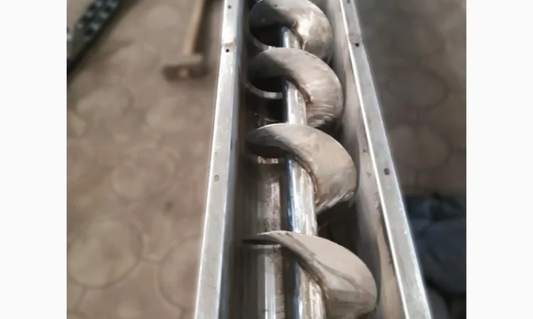 Шнековий транспортер в жолобі МЗ Вітязь - фото № 1