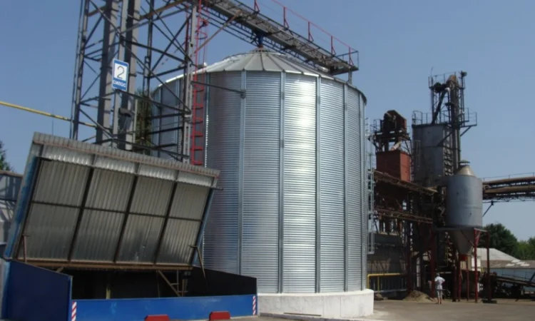 Силоса с плоским дном - фото № 1