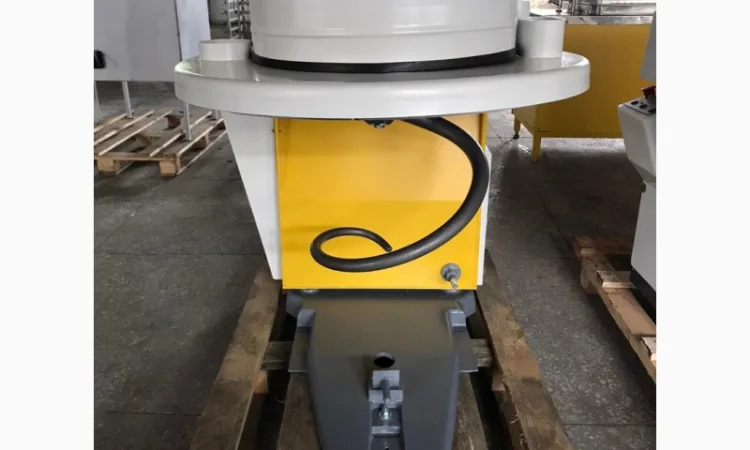 Тестомесильная машина (у/с) Л4-ХТВ (без дежи) - фото № 1