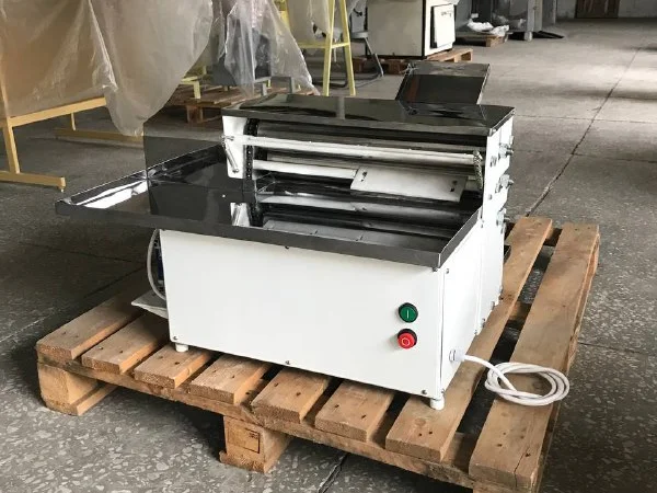 Тестораскаточная машина для лаваша РЛ-500/Н (настольная) - фото № 1