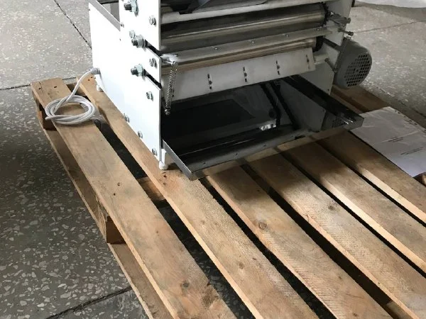 Тестораскаточная машина для лаваша РЛ-500/Н (настольная) - фото № 3