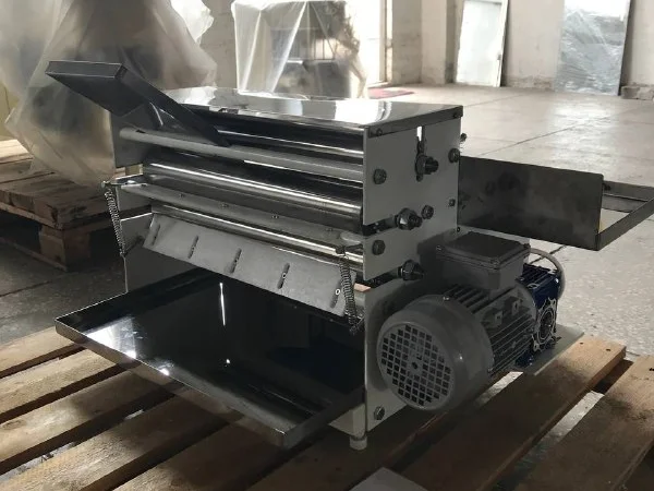 Тестораскаточная машина для лаваша РЛ-500/Н (настольная) - фото № 5