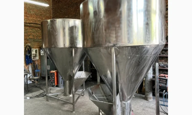 Вертикальний змішувач для продуктів з нержавіючої сталі 304. 2000 літрів - фото № 4