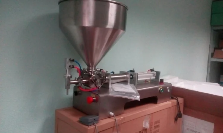 Дозатор для густых жидкостей. Мыло, шампунь, гель. Мед, паста, масло - фото № 1