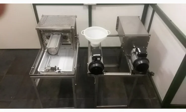 МАСЛОПРЕСС БЫТОВОЙ модель OL H20 ДЛЯ ОЛИВОК (полуавтоматический) - фото № 1