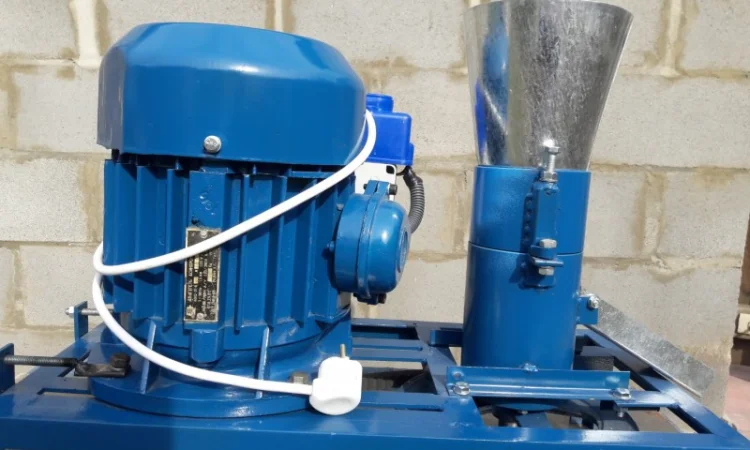 Гранулятор бытовой для комбикормов с двигателем - фото № 3