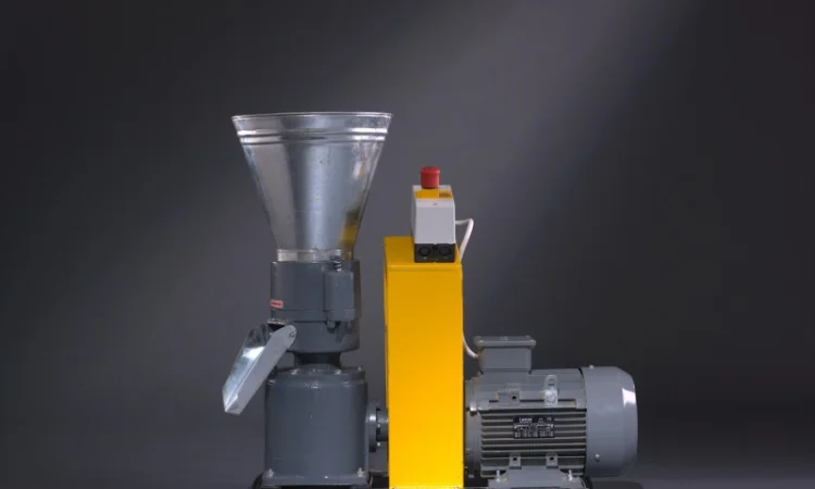 Грануляторы комбикормов для всех видов рыб,  птицы и животных (Чехия) - фото № 1