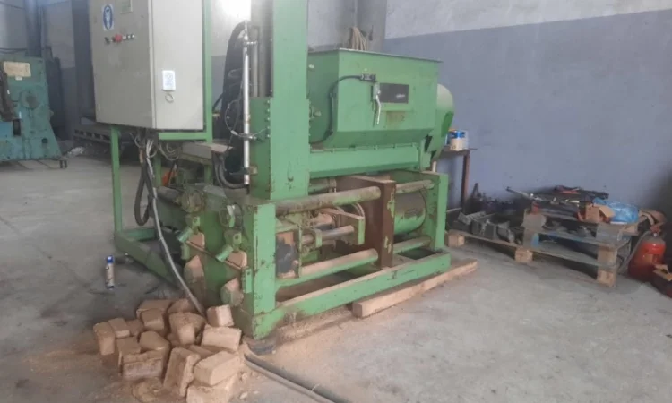 Гідравлічний прес для виготовлення брикетів РУФ 400 кг.год RUF RB 330 Німеччина - фото № 3