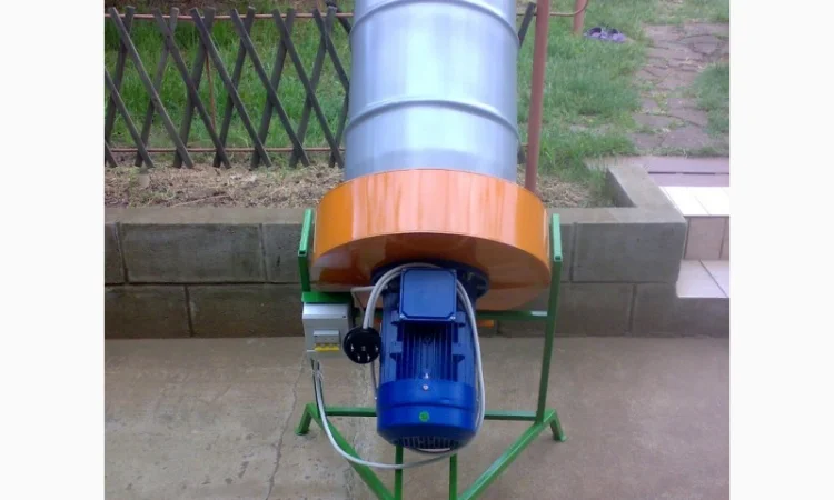 Измельчитель - соломорезка - траворезка - зернодробилка "Вихрь -5" 5, 5 Квт/250 кг/час - фото № 2