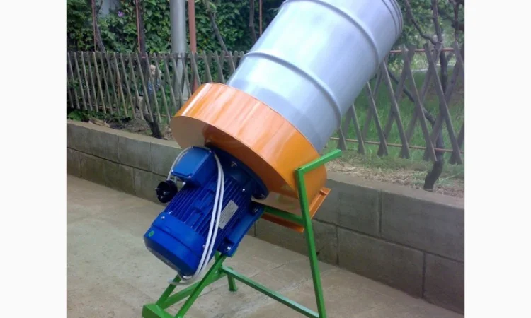 Измельчитель - соломорезка - траворезка - зернодробилка "Вихрь -5" 5, 5 Квт/250 кг/час - фото № 1