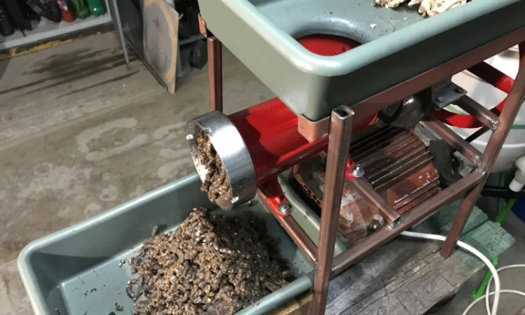 Измельчитель / гранулятор рыбы, птицы, мяса, пищевых отходов от 100 до 500 кг/ч - фото № 1