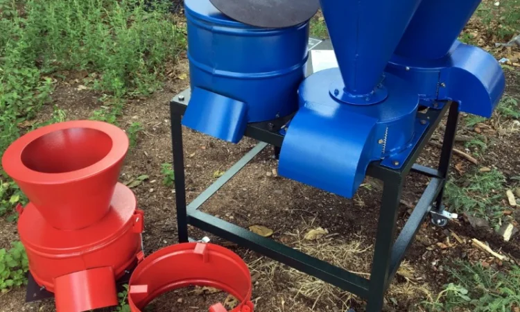 Универсальный измельчитель 4 в 1 - траворезка соломорезка, овощерезка, зернодробилка - фото № 1