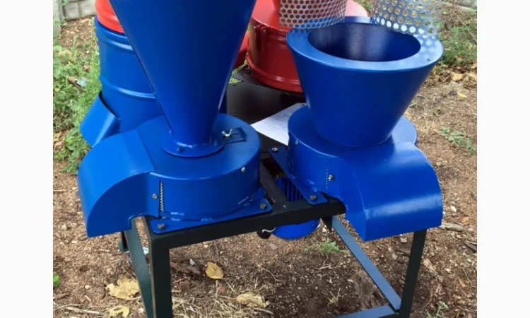 Универсальный измельчитель 4 в 1 - траворезка соломорезка, овощерезка, зернодробилка - фото № 2