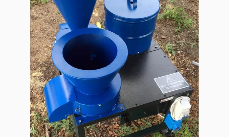 Универсальный измельчитель 4 в 1 - траворезка соломорезка, овощерезка, зернодробилка - фото № 4