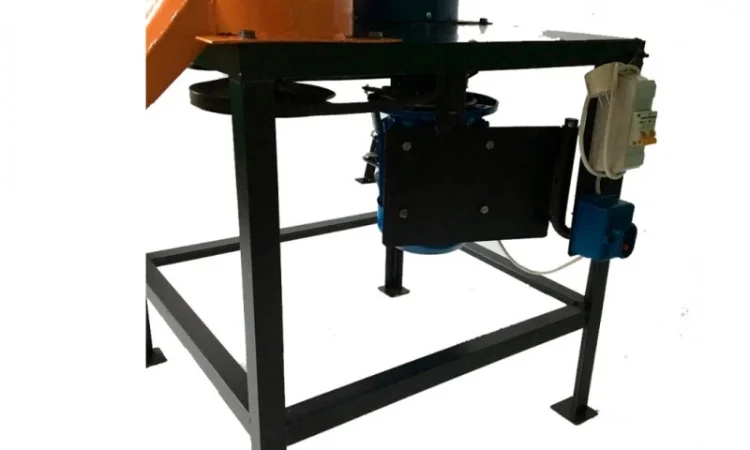 Универсальный измельчитель 4 в 1 - траворезка соломорезка, овощерезка, зернодробилка - фото № 9