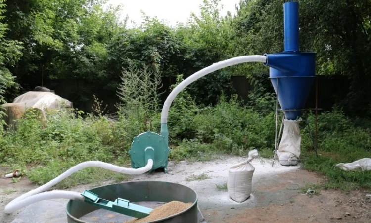 Дробилка для зерна промышленная, нагнетательная 15кВт(1500кг/час) - фото № 1