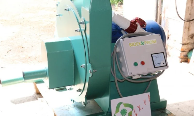 Молотковая зернодробилка, опилок, нагнетательная 11кВт (1000кг/час) - фото № 1