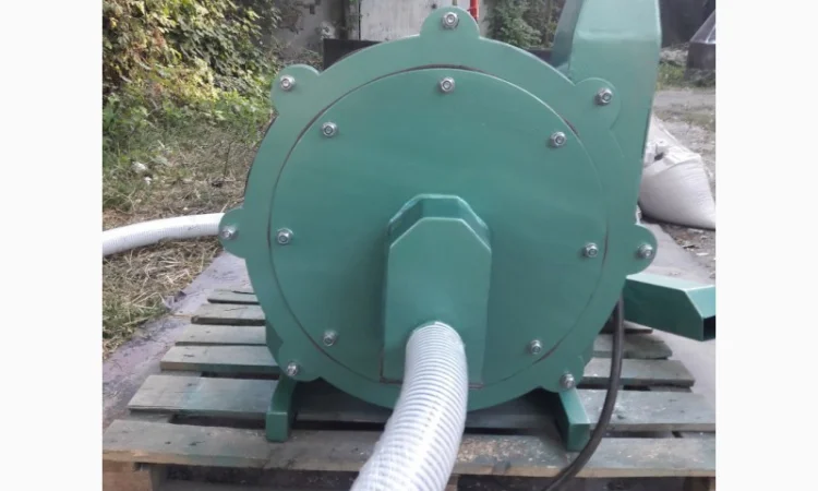 Усиленная молотковая дробилка зерна ГНОМ 22кВт (2500кг/час) - фото № 3