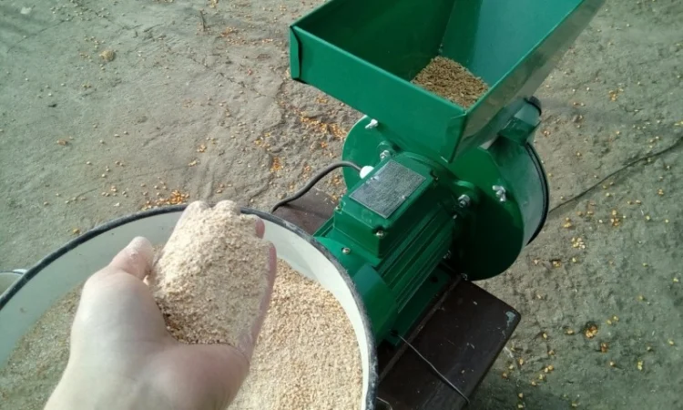 Зернодробилка (ДКУ, крупорушка) MINSK ELECTRO ДКЗ-3500 (зерно +качан) - фото № 5