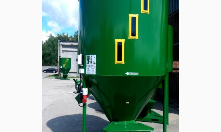 Кормозмішувач, вертикальний 1500кг. / 2634 літрів - фото № 1