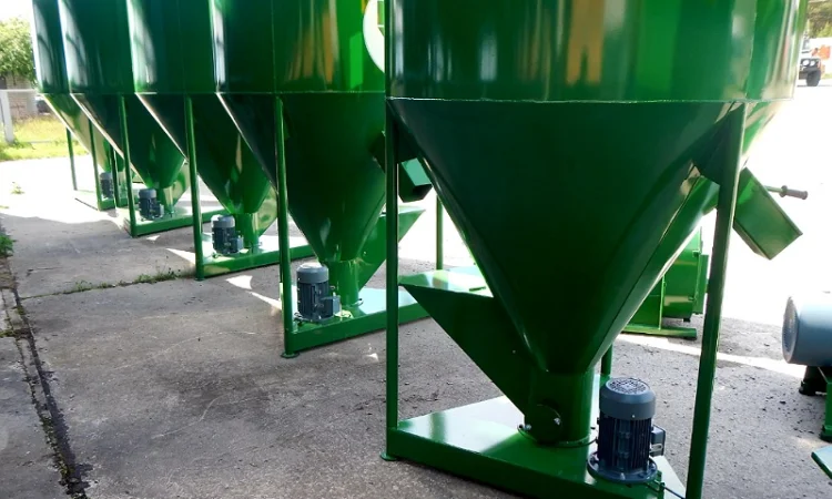 Смеситель кормов, смеситель сыпучих материалов, 1200кг /2280л то Польского производителя - фото № 7