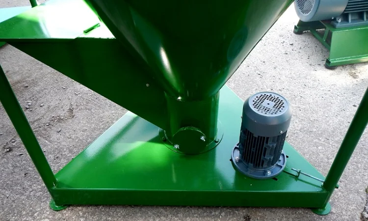 Смеситель кормов, смеситель сыпучих материалов, 1200кг /2280л то Польского производителя - фото № 8