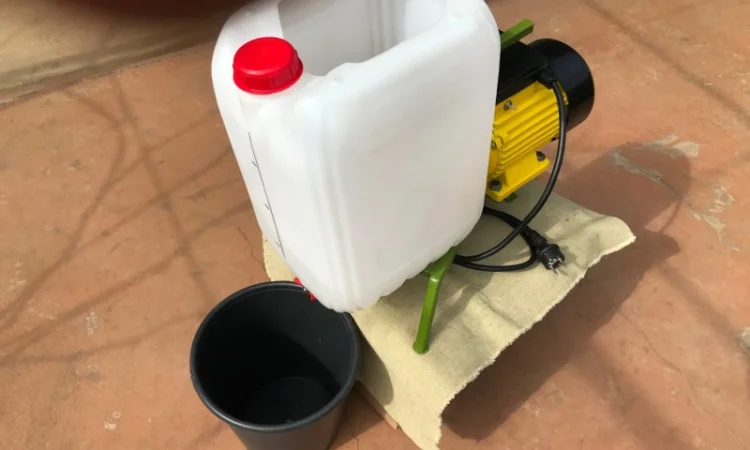 Измельчитель, гидромельница, зернодробилка, кормоприготовитель "Аппетит 40" на 220В - фото № 2