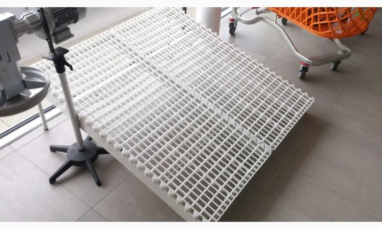 Пластикова щілева підлога для птиці 100 см х 60 см - фото № 1