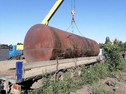 Емкость металлическая б/у Резервуар для хранения воды или гсм. Ресивер воздушный - фото № 1