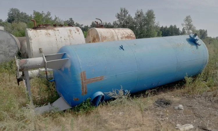 Емкость металлическая б/у Резервуар для хранения воды или гсм. Ресивер воздушный - фото № 2