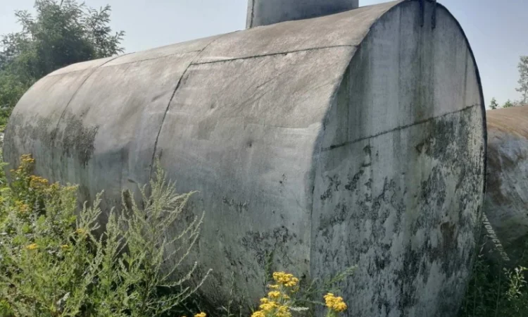 Емкость металлическая б/у Резервуар для хранения воды или гсм. Ресивер воздушный - фото № 5