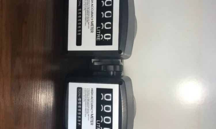 Счетчик механический для перекачки дизельного топлива на 4 отделения - фото № 2