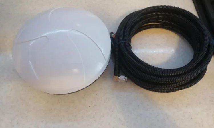 Антенна двухчастотная L1 L2 + платний сигнал Claas A50 агро навигатор S7 S10 - фото № 1