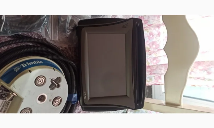 Система параллельного вождения(агро курсоуказатель) Trimble CFX-750 CenterPoint RTX - фото № 2