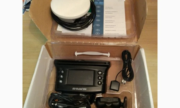 Ремонт, прошивка системы параллельного вождения(курсоуказатель агро) Trimble EZ-250 - фото № 1