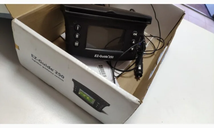 Ремонт, прошивка системы параллельного вождения(курсоуказатель агро) Trimble EZ-250 - фото № 2