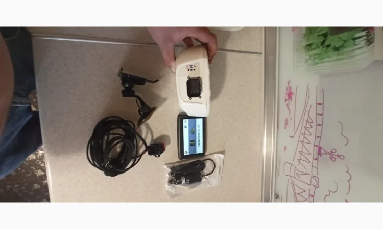 Система параллельного вождения(курсоуказатель GPS агро навигатор) Leica mojoMINI б/у - фото № 3