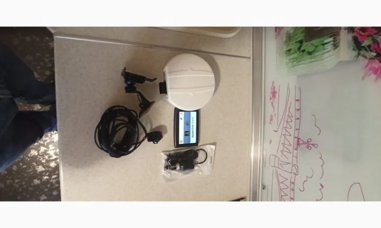 Система параллельного вождения(курсоуказатель GPS агро навигатор) Leica mojoMINI б/у - фото № 5