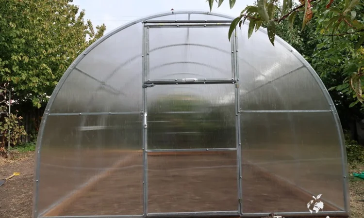 Дачные теплицы под пленку и поликарбонат - фото № 6